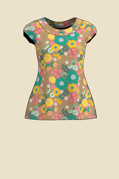 Beige tröja med blomprint med holkärm i tyget Lullaby designat av Linda Forsberg för Esther & Inez